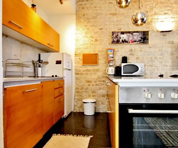 Vacation Apartment In Tlv Next To Hilton Beach With Balcony
