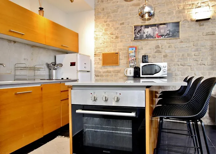 Vacation Apartment In Tlv Next To Hilton Beach With Balcony